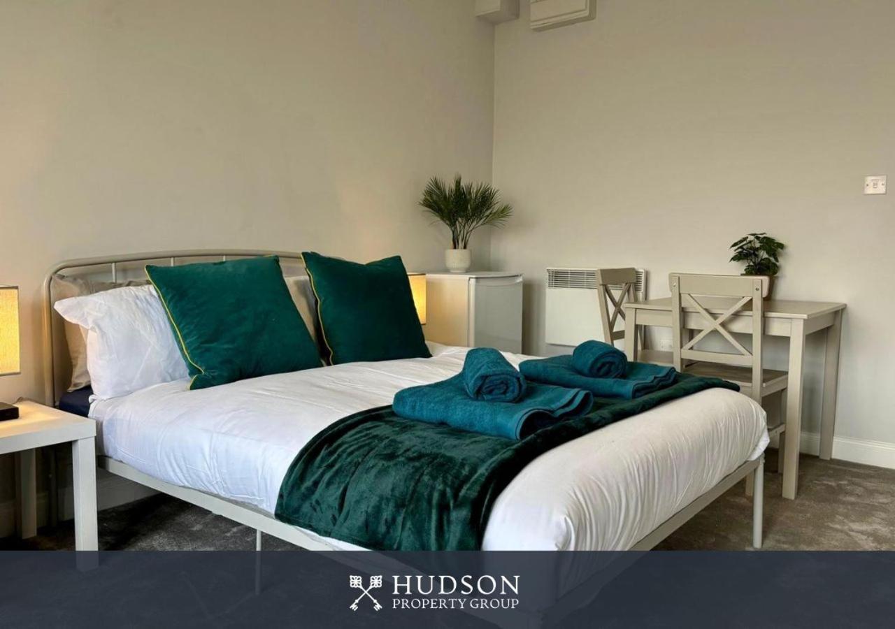 Donnington Apartments - Studio 1 تيلفورد المظهر الخارجي الصورة
